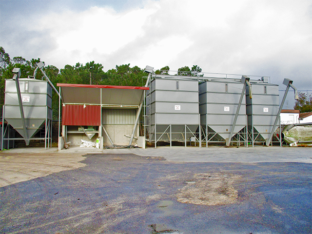 Silos e Estruturas Metálicas Industriais Silos industriais e estruturas metálicas pesadas de armazenamento